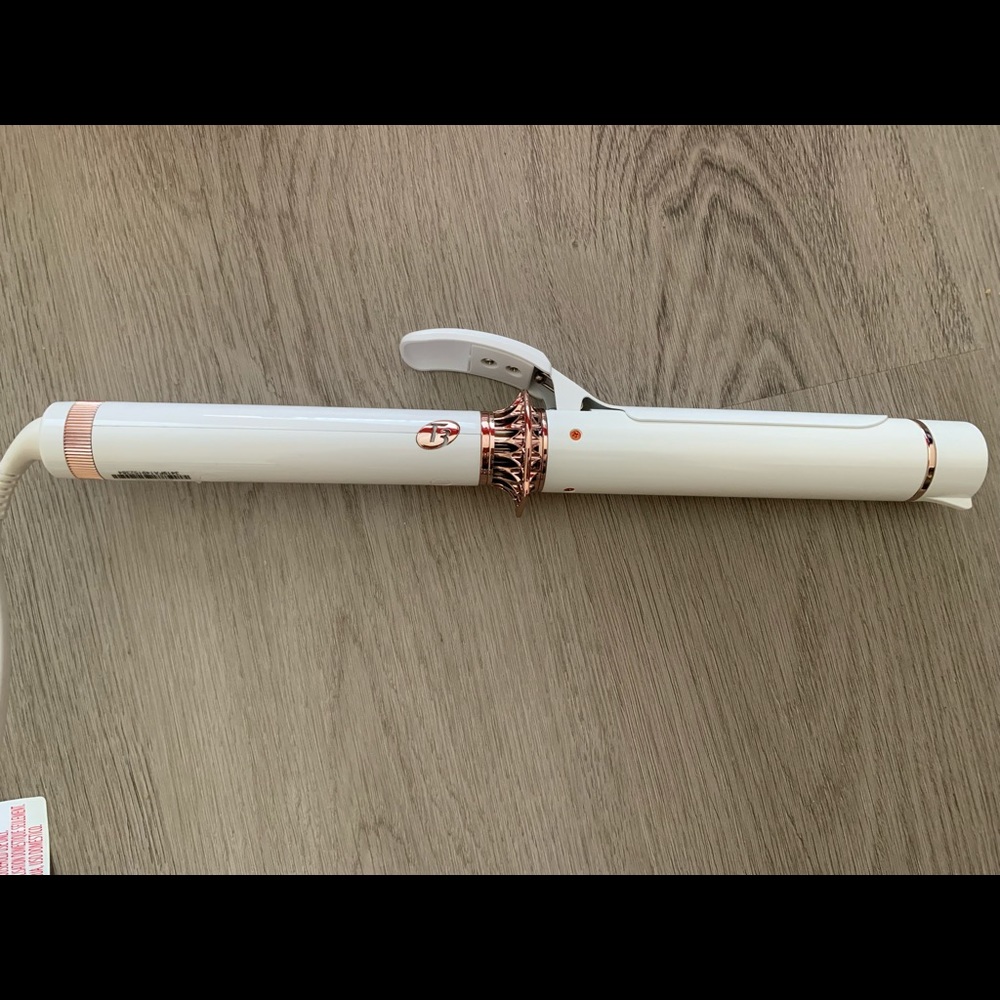 T3 Curling Iron- 1-1/4” Barrel